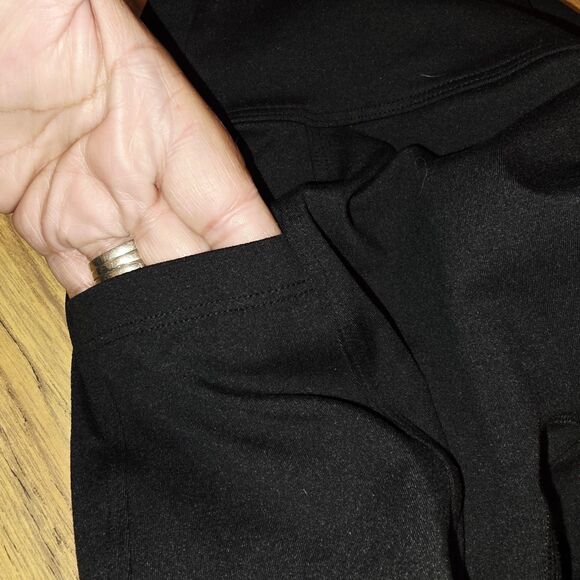 BOMBSHELL "UPLIFT" SPORTSWEAR Sz XS Scrunch Butt & Pockets Logo Workout Leggings - Picture 3 of 5